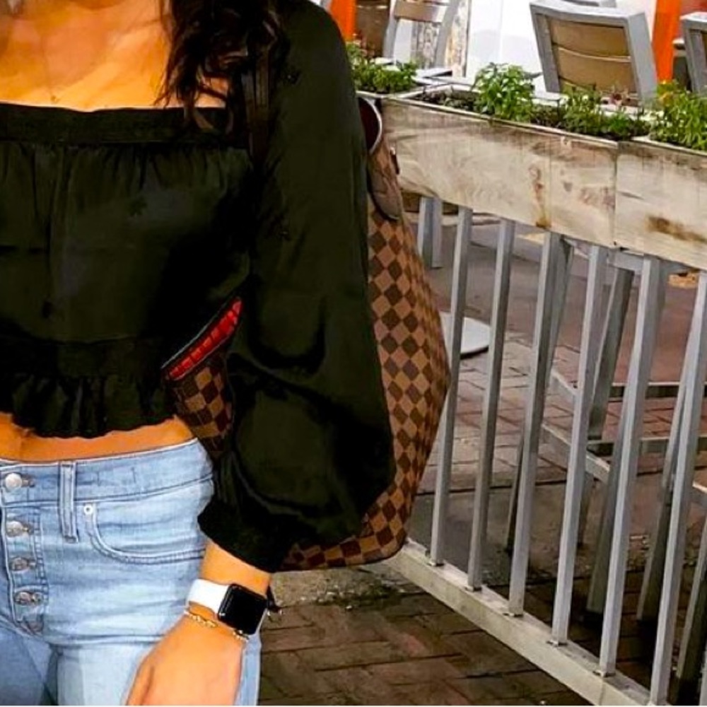 Aritzia Silky Crop